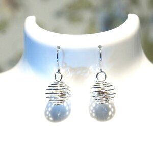 Small globe dangle earrings with green beads ED-6-005